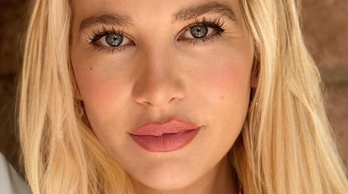 OnlyFans, Michelle Comi costretta a cancellare un video bollente: “Era  minorenne” - Gloo